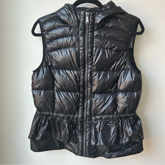 BCBG ULTRA LIGHT WEIGHT PACKABLE DOWN VEST - Picture 1 of 7